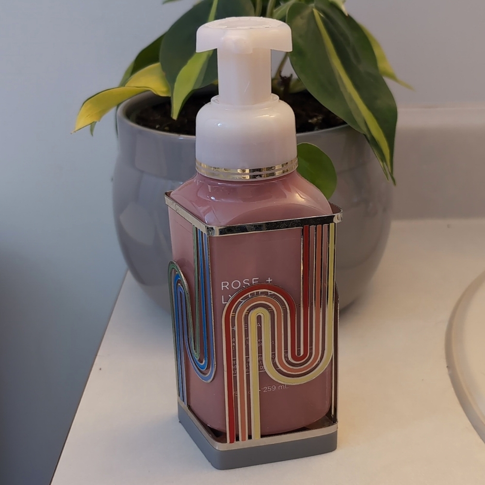 2 for $28 - PRIDE MONTH DISCOUNT!🌈BNWT Pride 2023 Bath & Body Works Soap Holder